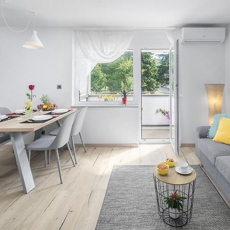 App***Max Apartment Pula Exterior photo
